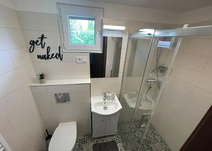 Haziko Vendeghaz/balatonfenyves 펜션 발라톤페니베스