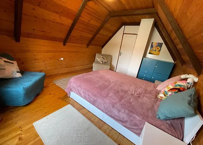 Haziko Vendeghaz/balatonfenyves *